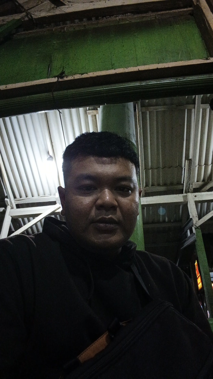 FM-zqiwarW's profile picture