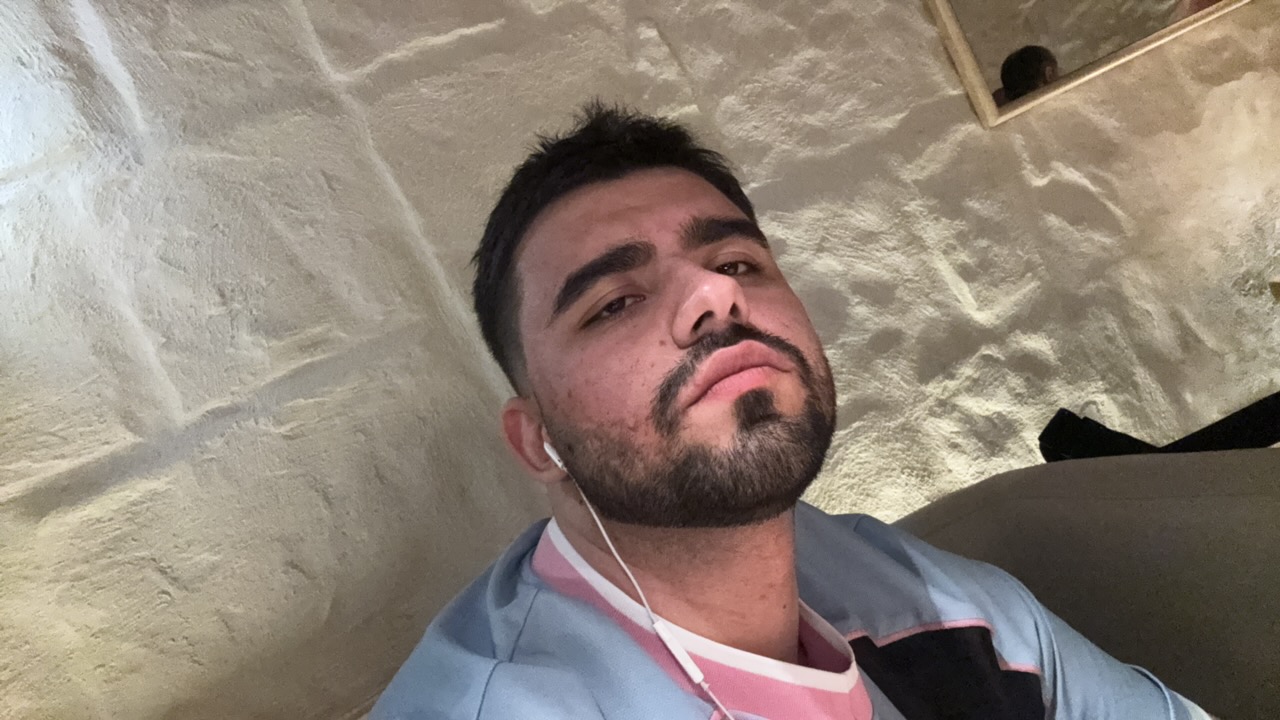 FM-w7obDX9's profile picture
