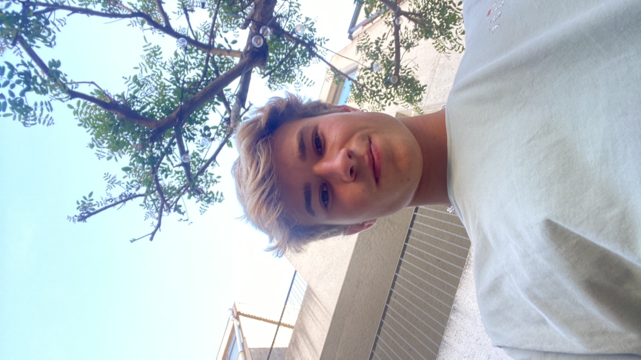 FM-T4gP12's profile picture