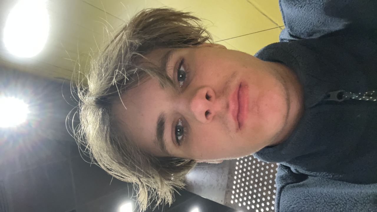 FM-xEZEAzW's profile picture
