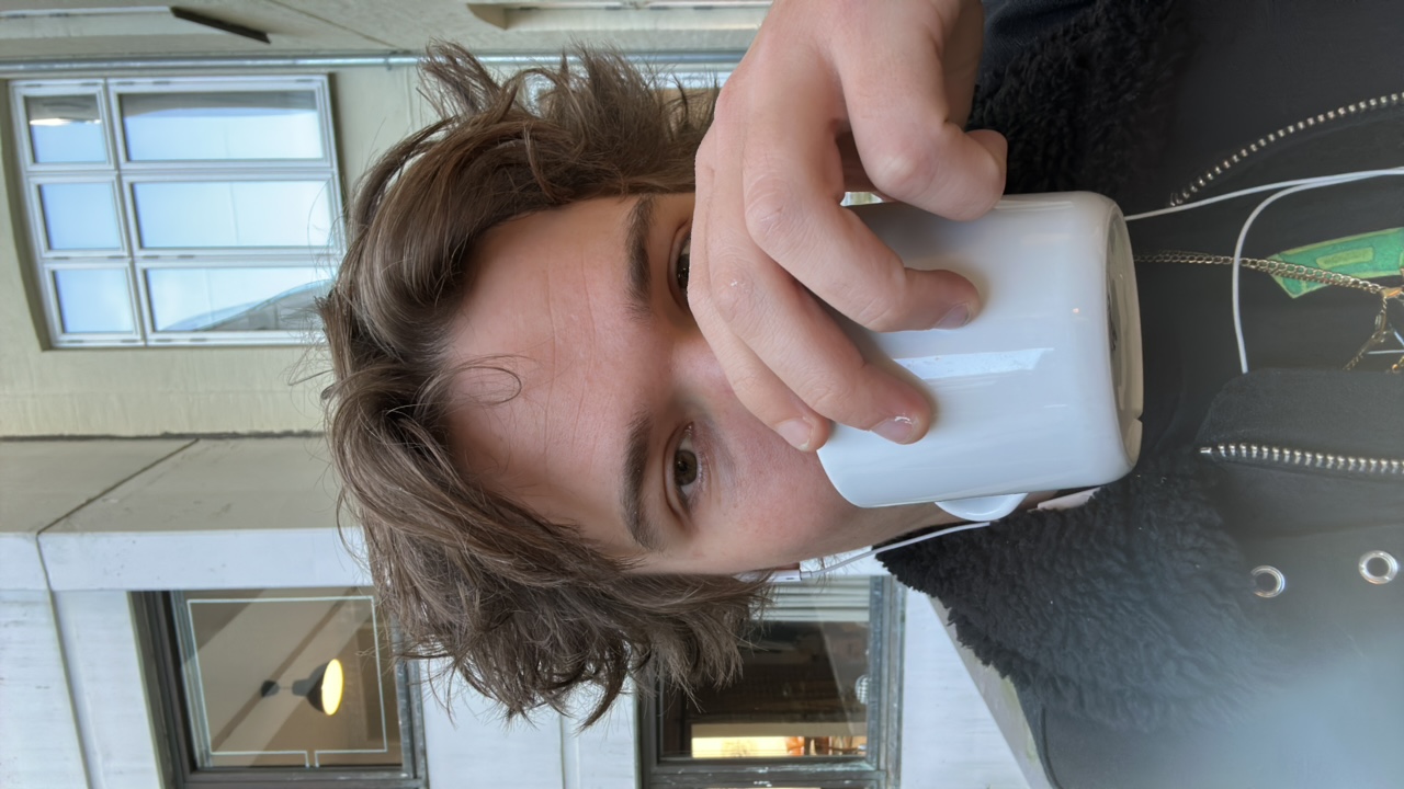 FM-Ws8aE2's profile picture