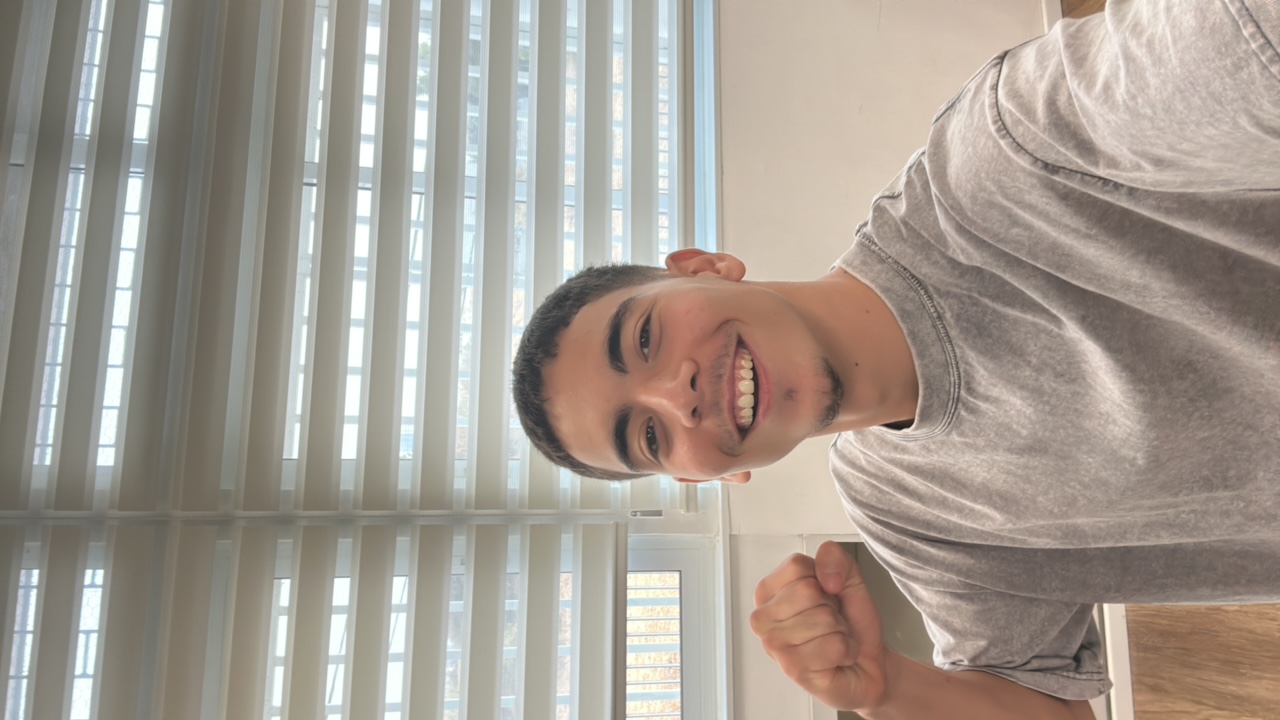 FM-2lcRr1's profile picture