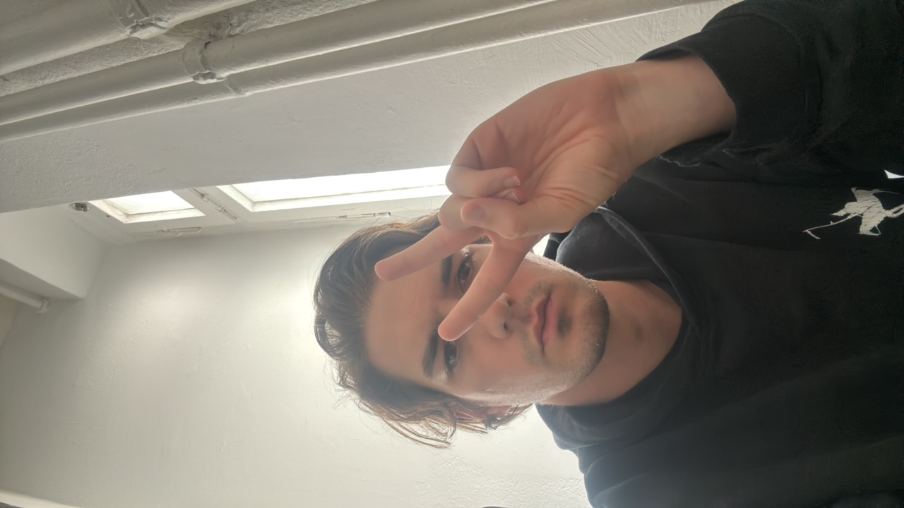 FM-w7RUY80's profile picture