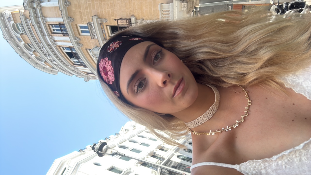 FM-vKQZIZ0's profile picture