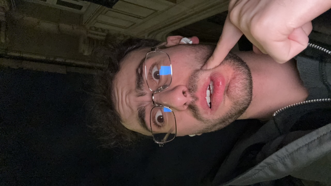 E6D50J3UbgfWcAqx1JpXgXBDxi93