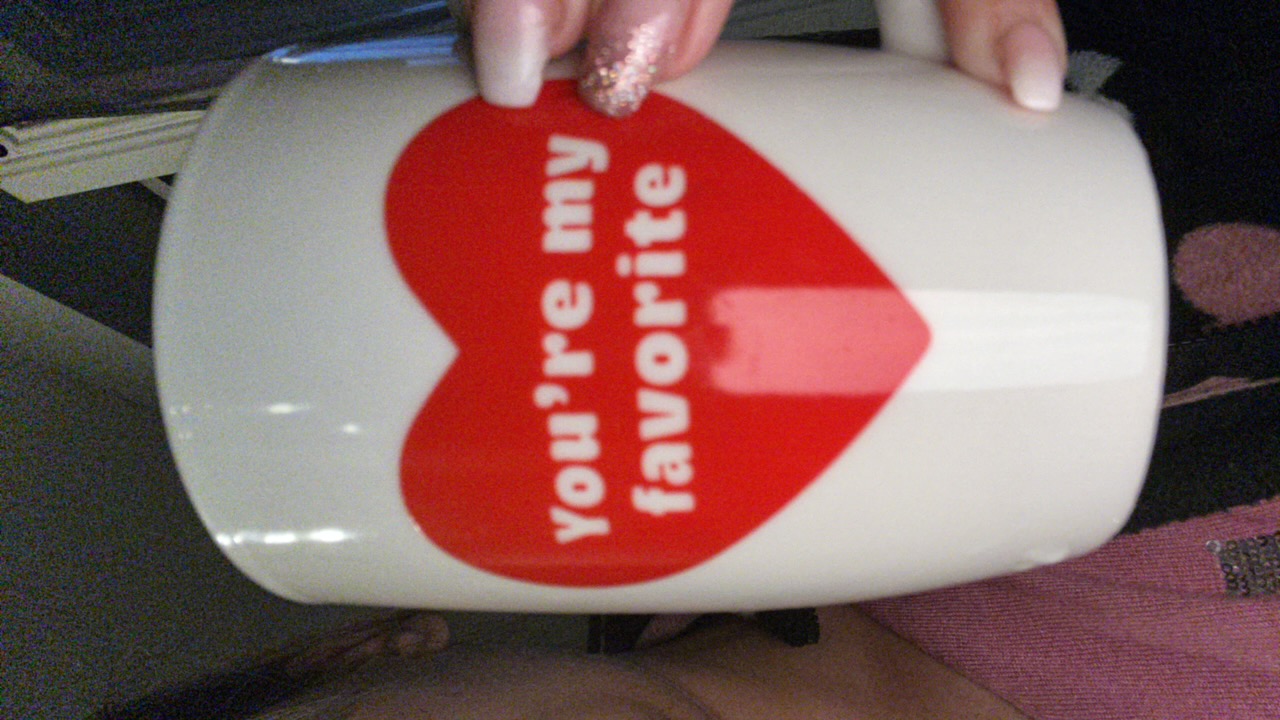 lara's profile picture