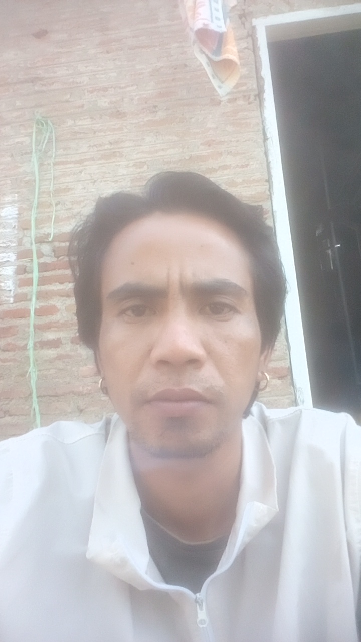 FM-cHJi83's profile picture