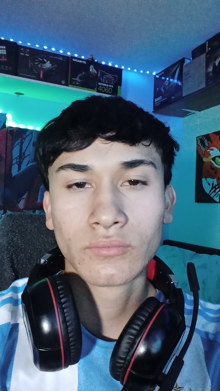 FM-XhIJj0k's profile picture