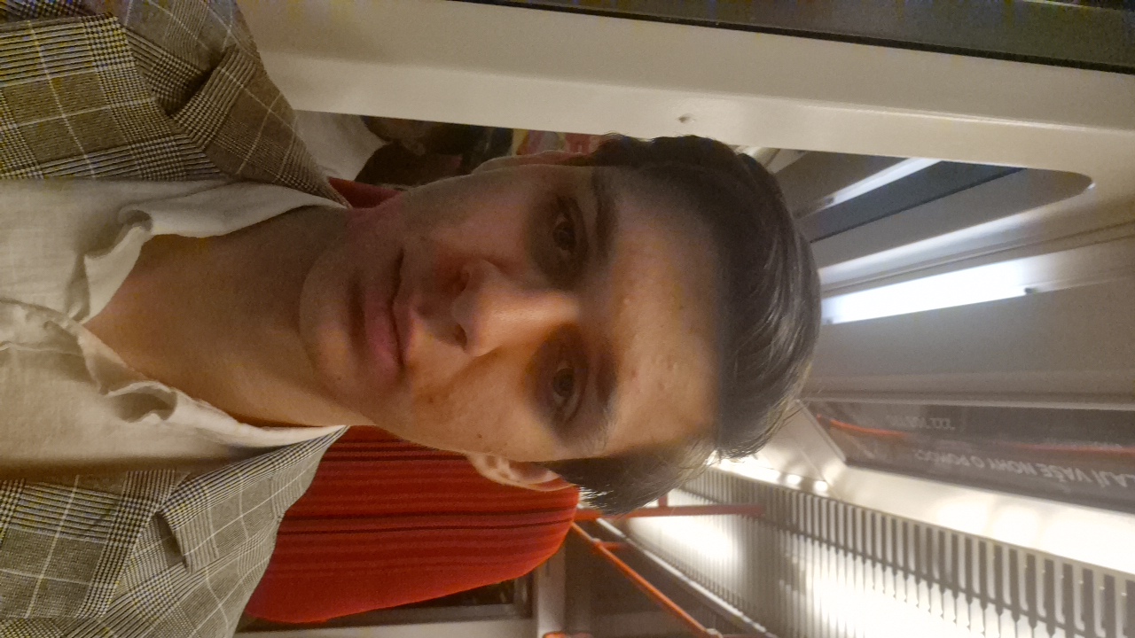 FM-XdY9zX7's profile picture
