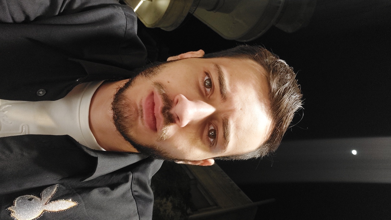 FM-zkJAj2's profile picture