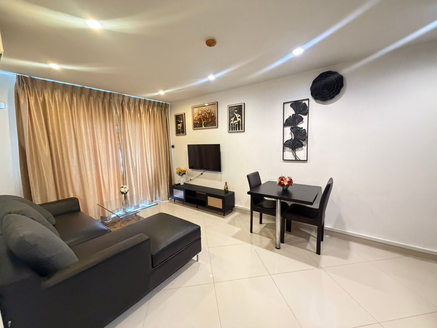 Park Lane Condominium photo 3