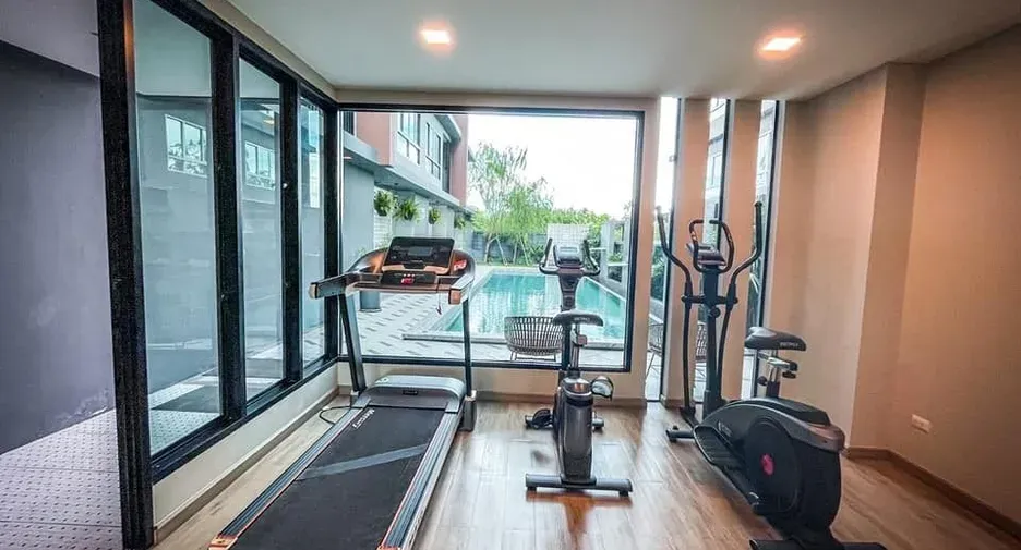 S Fifty Condominium photo 3