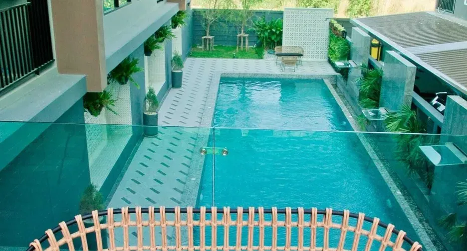 S Fifty Condominium photo 4