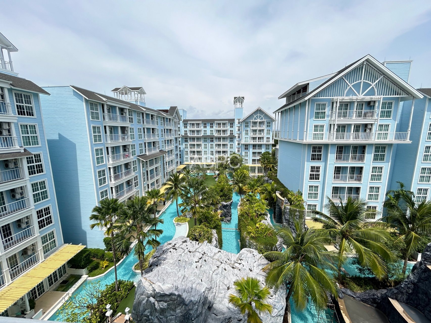 Grand Florida Beachfront Condo Resort