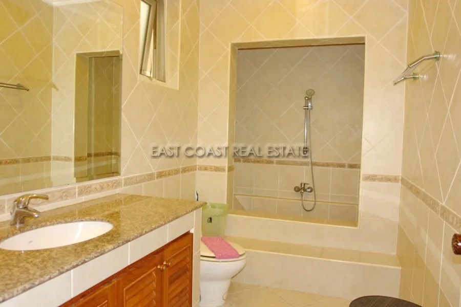 Majestic Residence photo 11