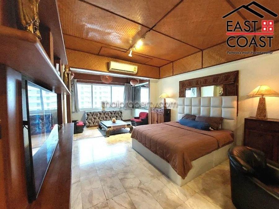 Jomtien Complex photo 8