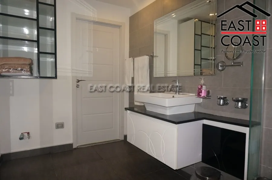 Tudor Court photo 8