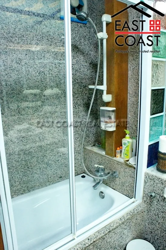 Jomtien Plaza photo 9