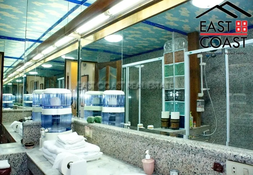 Jomtien Plaza photo 8