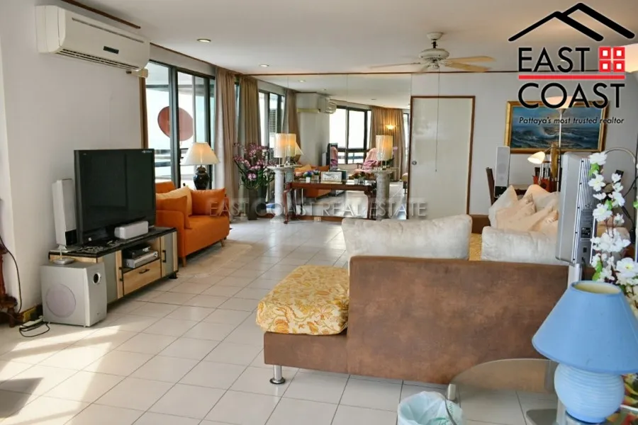 Jomtien Plaza photo 4