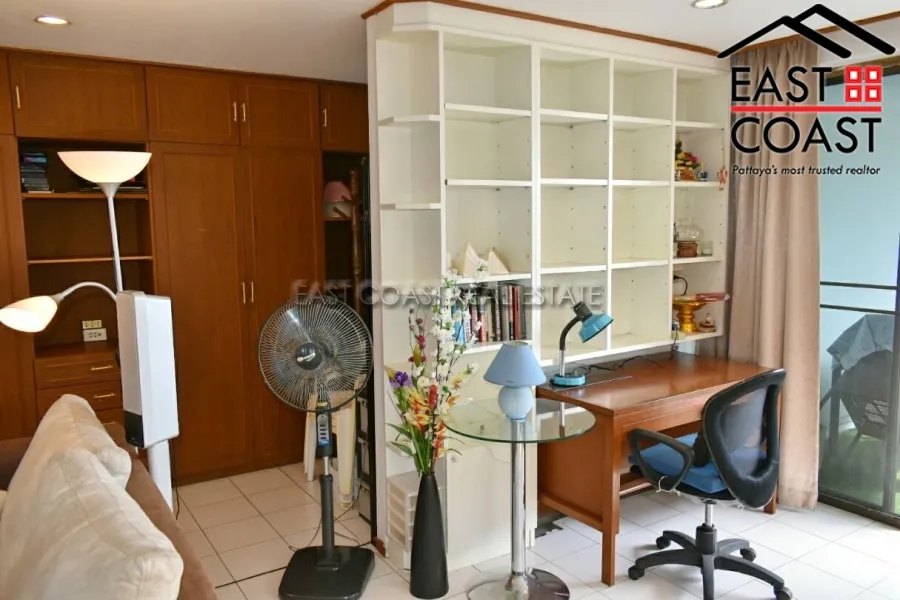Jomtien Plaza photo 10