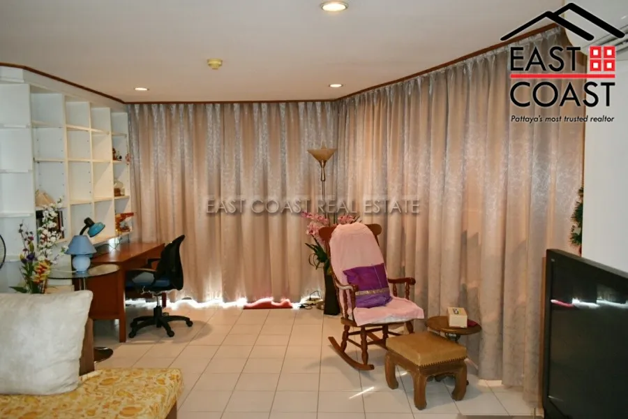 Jomtien Plaza photo 9