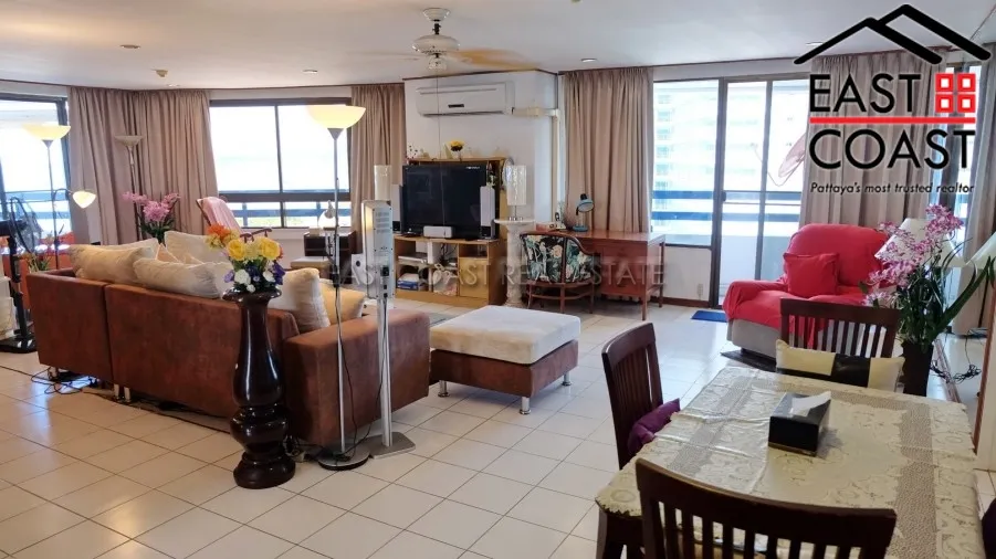 Jomtien Plaza photo 3