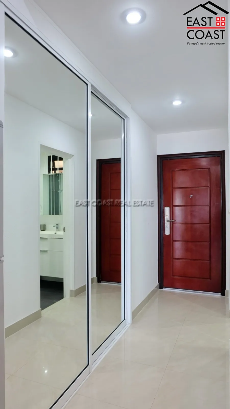 Jomtien Complex photo 12