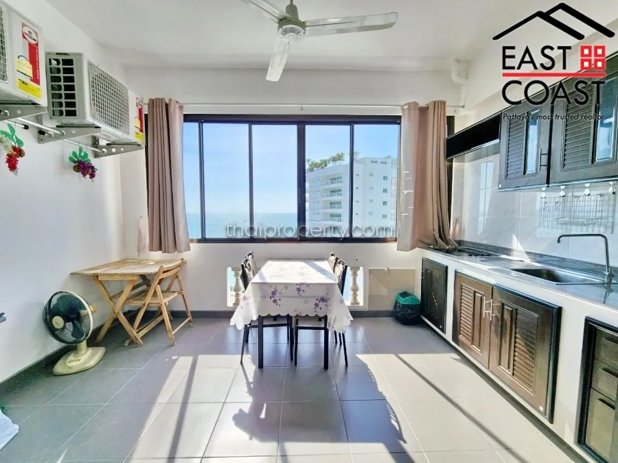Jomtien Complex photo 12
