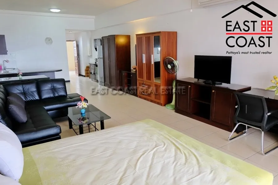 Jomtien Complex photo 9