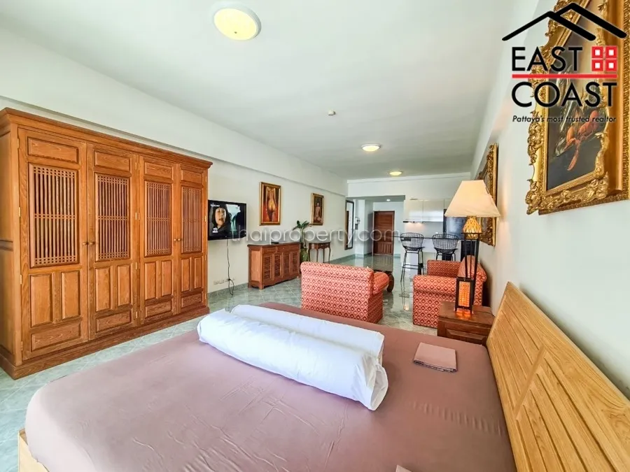 Jomtien Complex photo 9