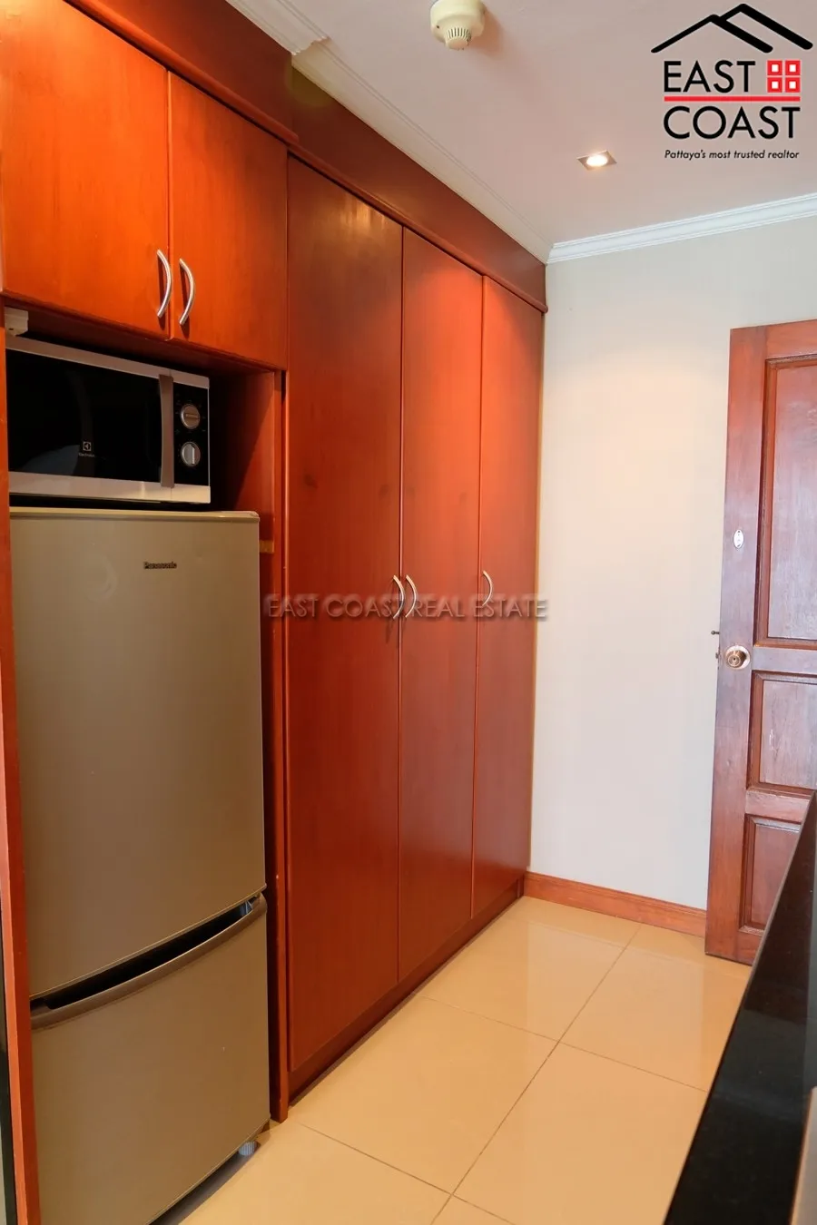 Jomtien Plaza photo 9