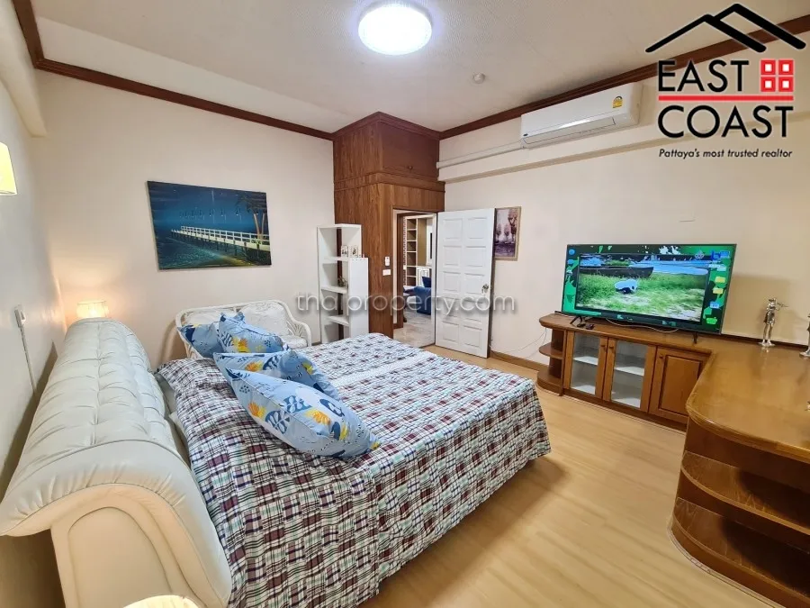 Jomtien Complex photo 16