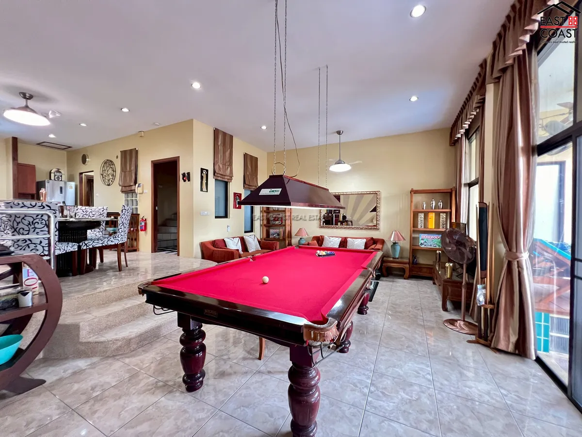 Renovated Two Bedroom at Dream Properties photo 6