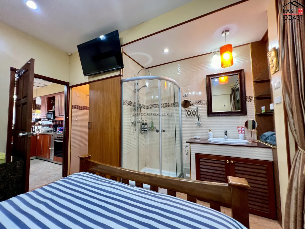 Renovated Two Bedroom at Dream Properties photo 17