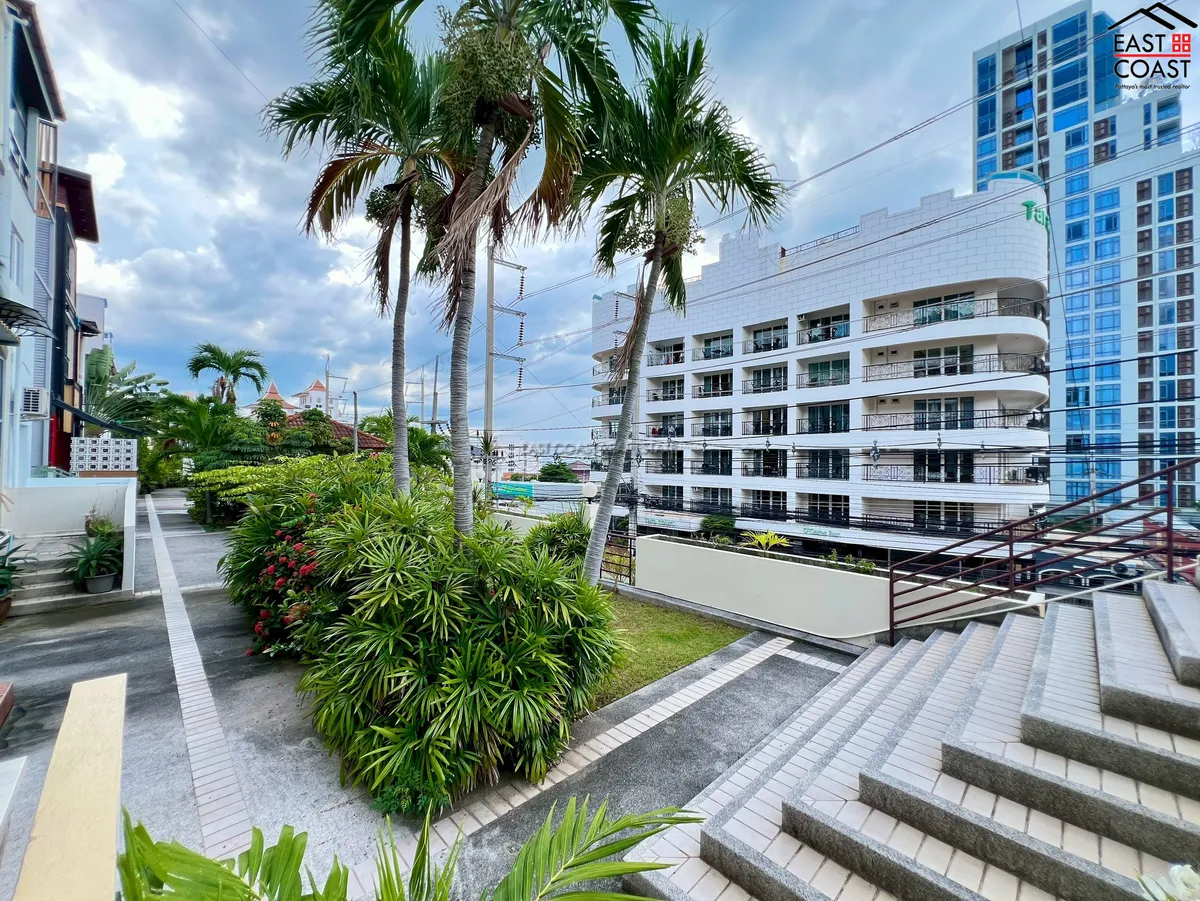 Renovated Two Bedroom at Dream Properties photo 21