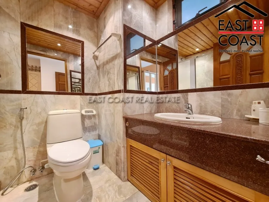 Jomtien Complex photo 11