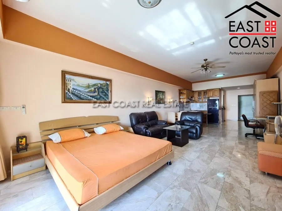 Jomtien Complex photo 9