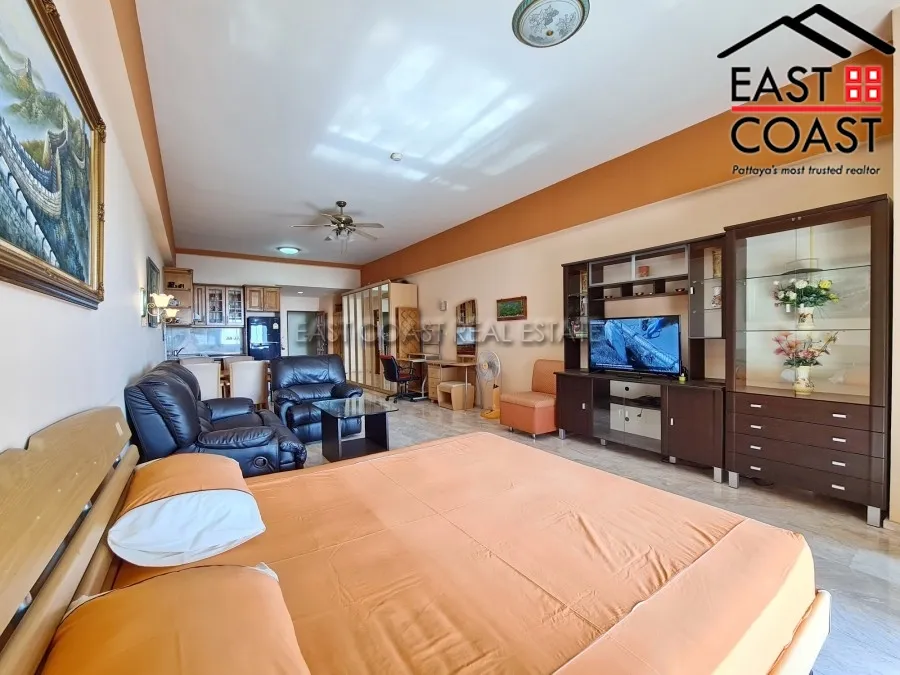 Jomtien Complex photo 10