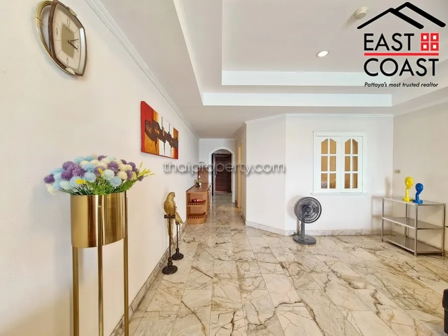 Jomtien Complex photo 14