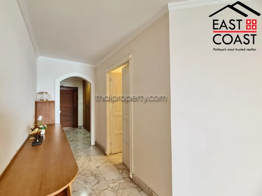 Jomtien Complex photo 15