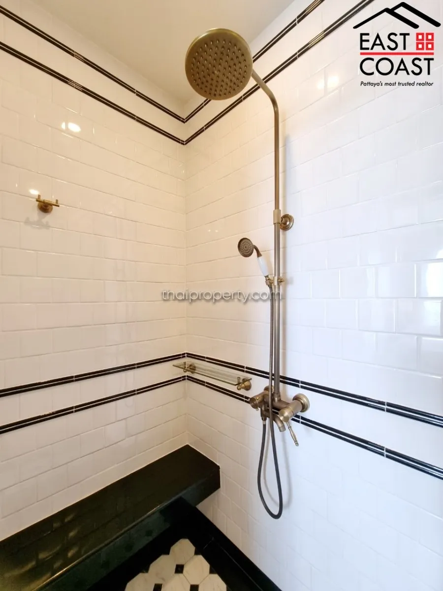 Grand Florida Beachfront Condo Resort Pattaya photo 26