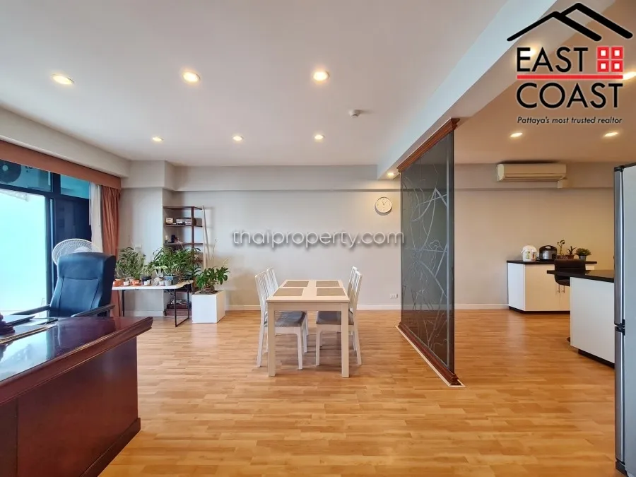 Jomtien Complex photo 7
