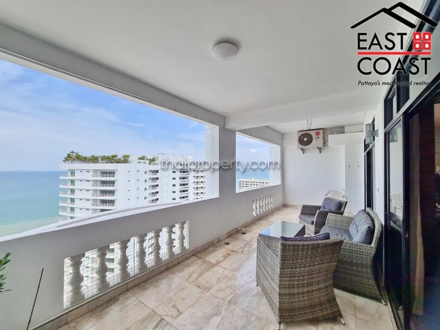 Jomtien Complex photo 5