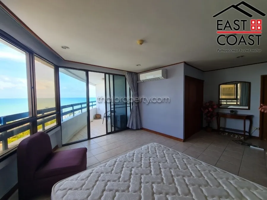 Jomtien Plaza photo 9