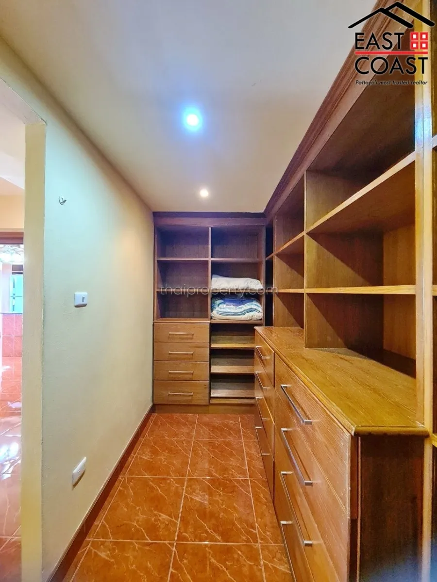 Sombat Condo photo 15
