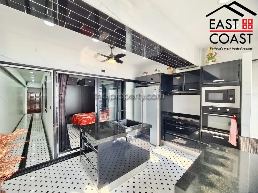 Jomtien Complex photo 20