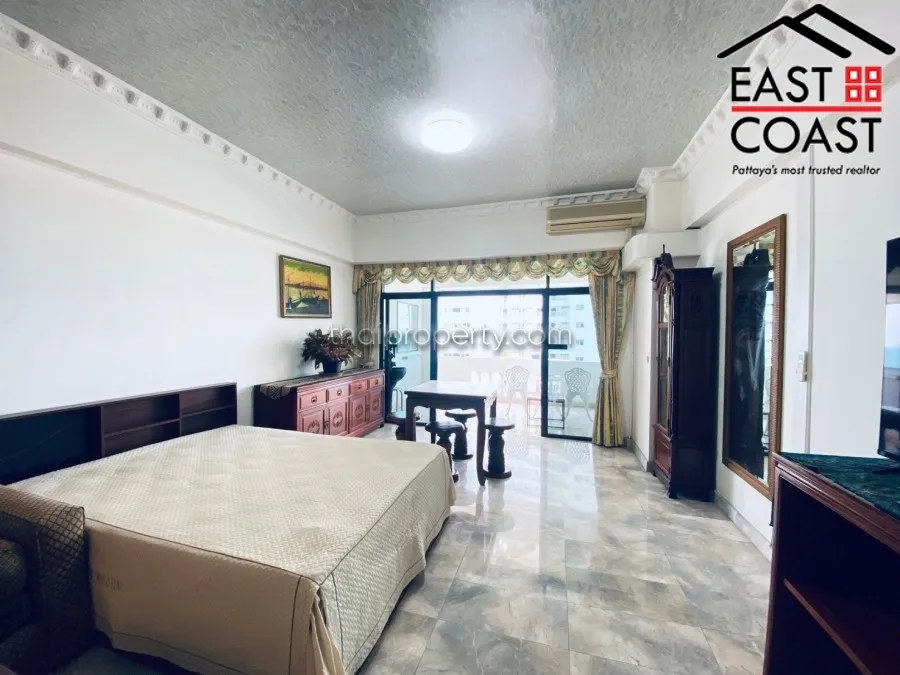 Jomtien Complex photo 4