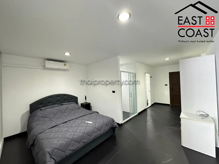 Jomtien Complex photo 8