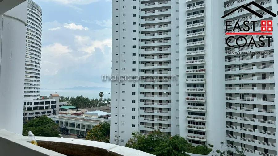 Jomtien Complex photo 3